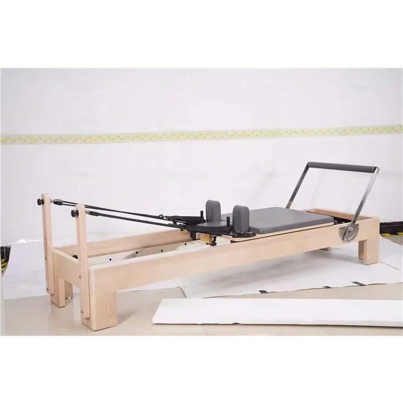 Lady Esercizio Yoga Studio Equ - Pilates And Yoga Studio recensione e prezzo